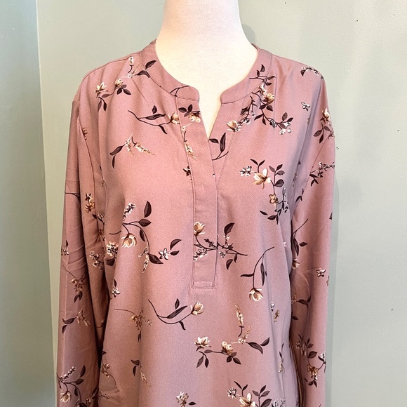 Hillary Radley-Floral Blouse in Mauve-Size XL - Picture 5 of 11